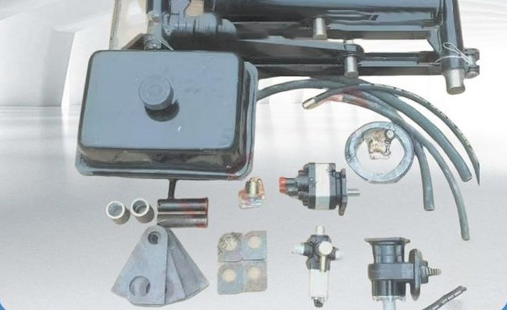 Horizontal rear-tipping cylinder kit with tank, pump, valve and hose set